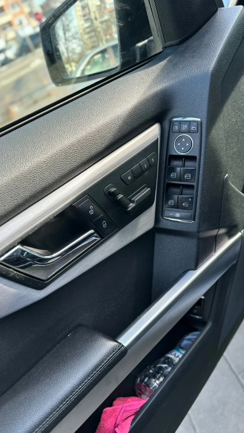 Mercedes-Benz GLK 320, снимка 12 - Автомобили и джипове - 53592925