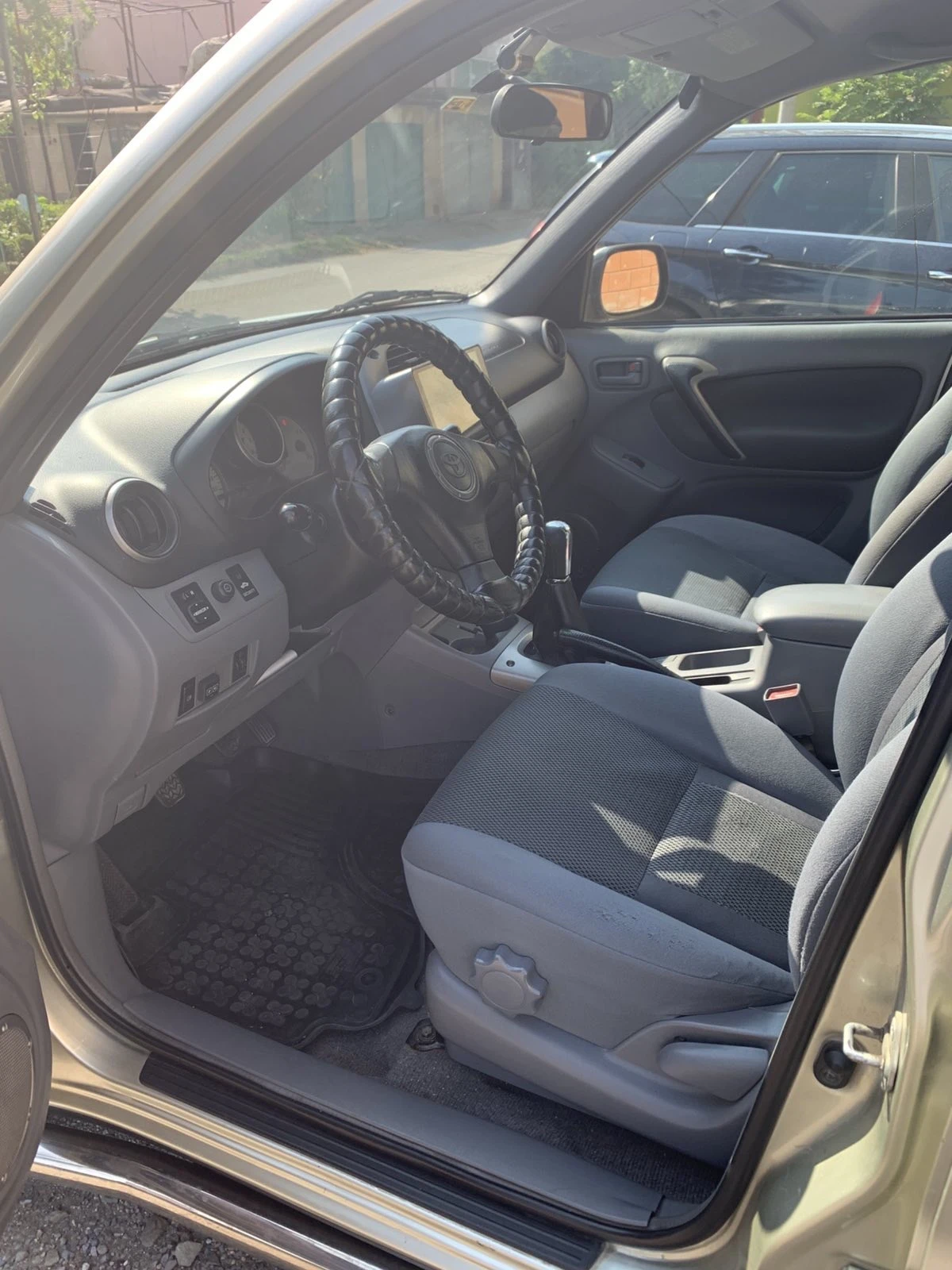 Toyota Rav4  - изображение 7
