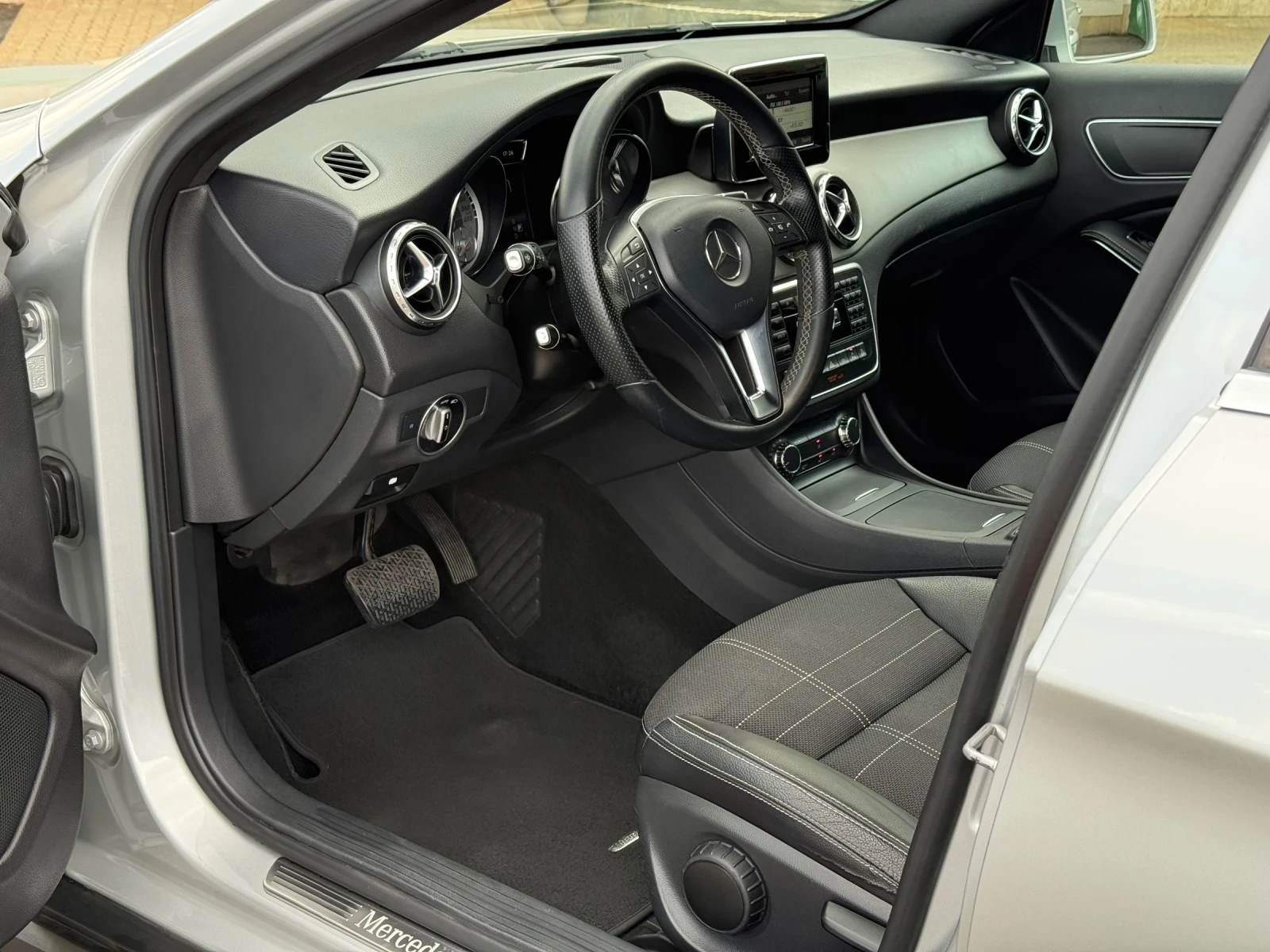 Mercedes-Benz GLA 220 CDi 170кс * 4-Matic* * Навигация* * Автомат*  - изображение 9