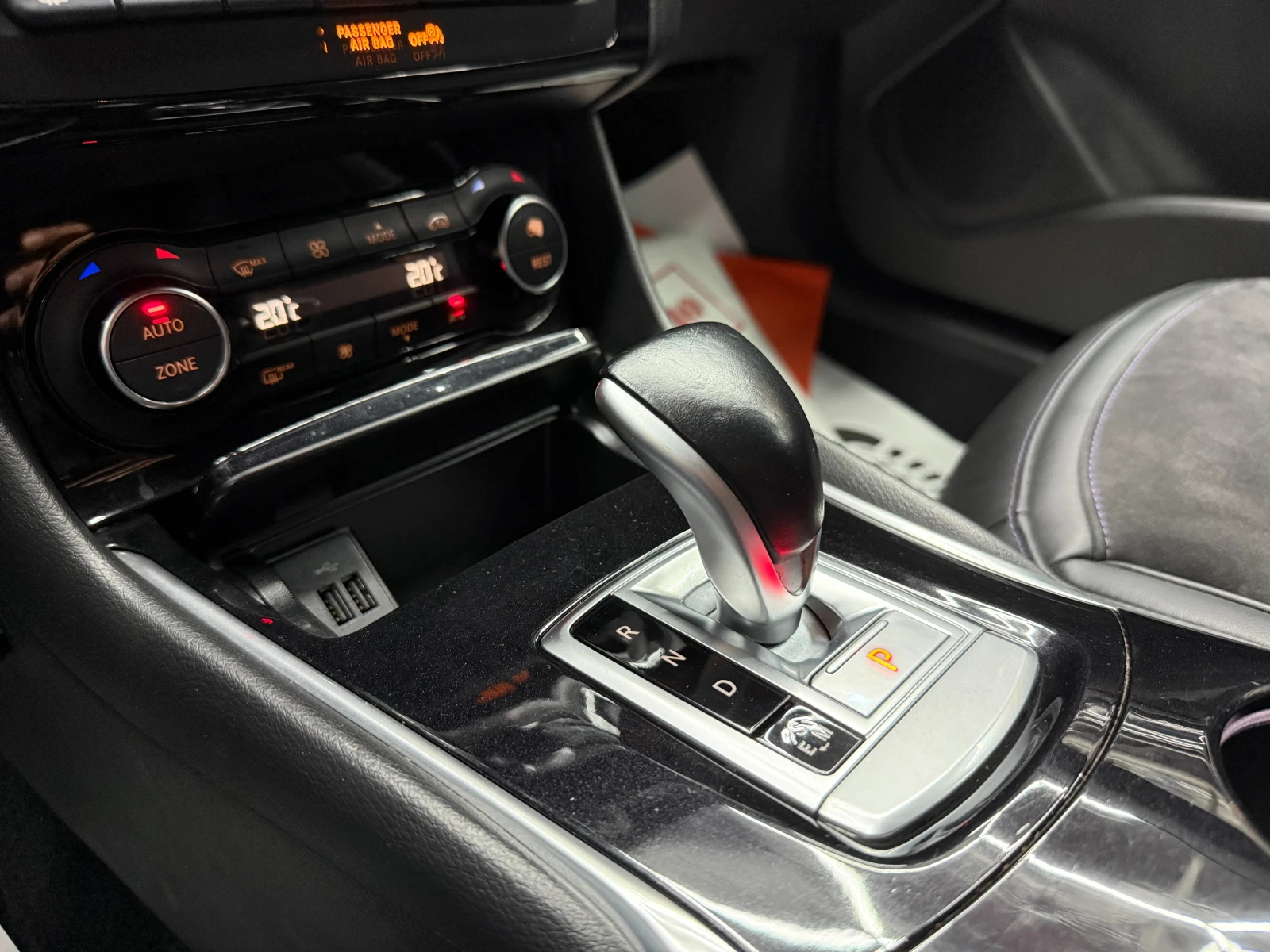 Infiniti Q30 S 2.0i 211 к.с./ГАРАНЦИЯ/БАРТЕР/ЛИЗИНГ/КОМЕНТАР, снимка 11 - Автомобили и джипове - 52175697