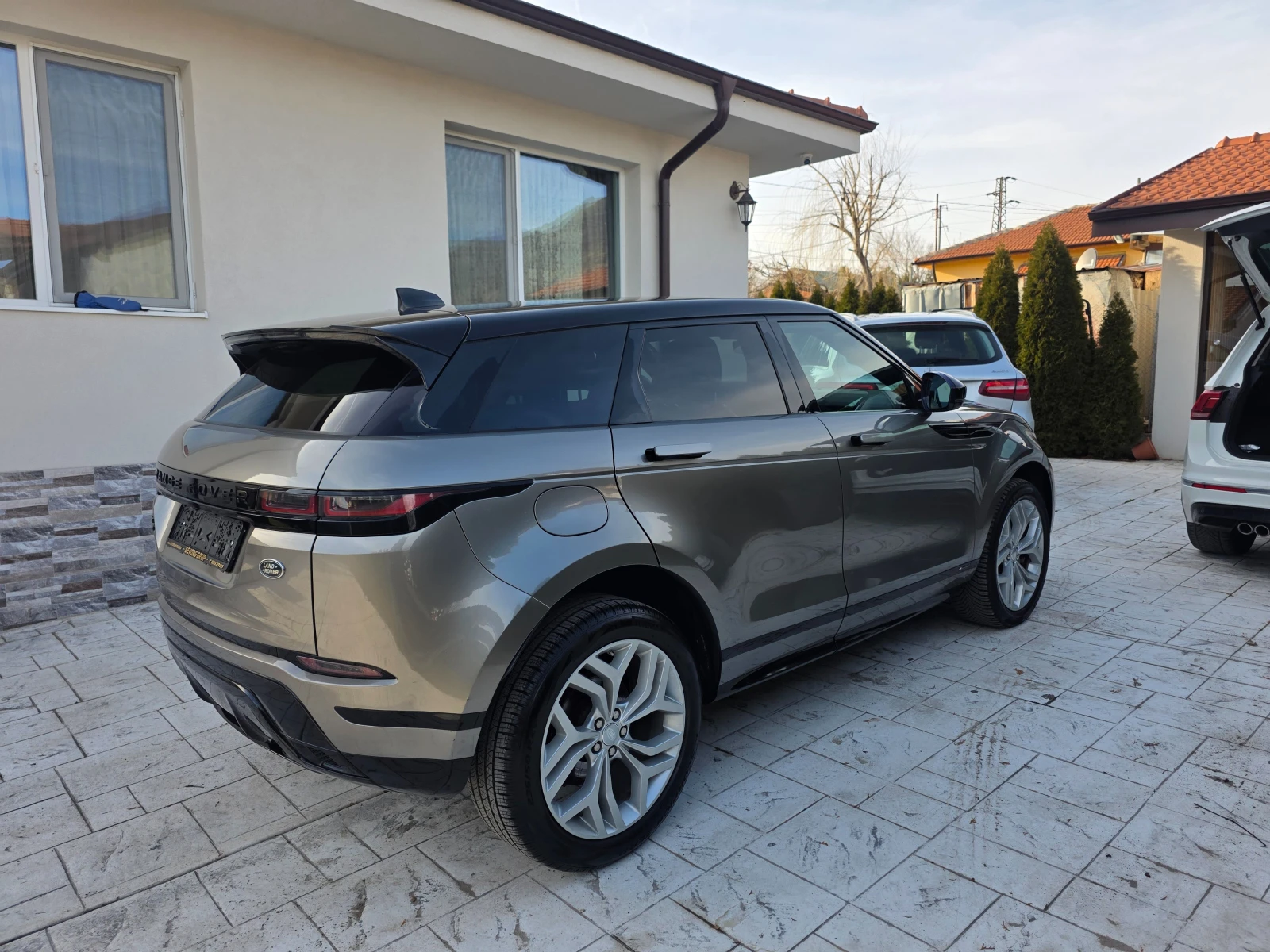 Land Rover Range Rover Evoque 2.0 TD4 R DYNAMIC KATO HOBA - изображение 4
