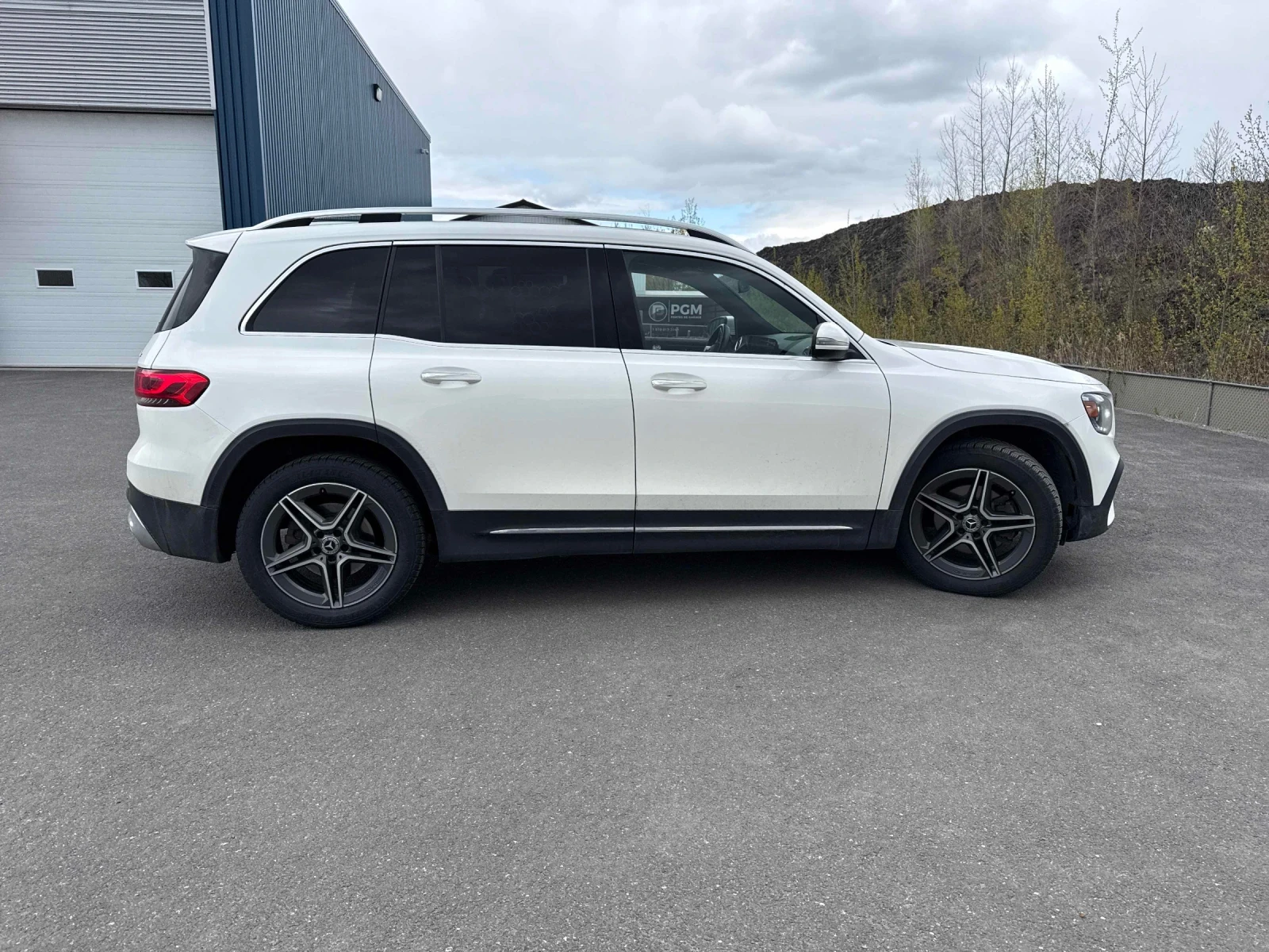 Mercedes-Benz GLB 250 CARFAX * АВТОКРЕДИТ * ПРОГНОЗНА ЦЕНА ДО БГ, снимка 3 - Автомобили и джипове - 54512757
