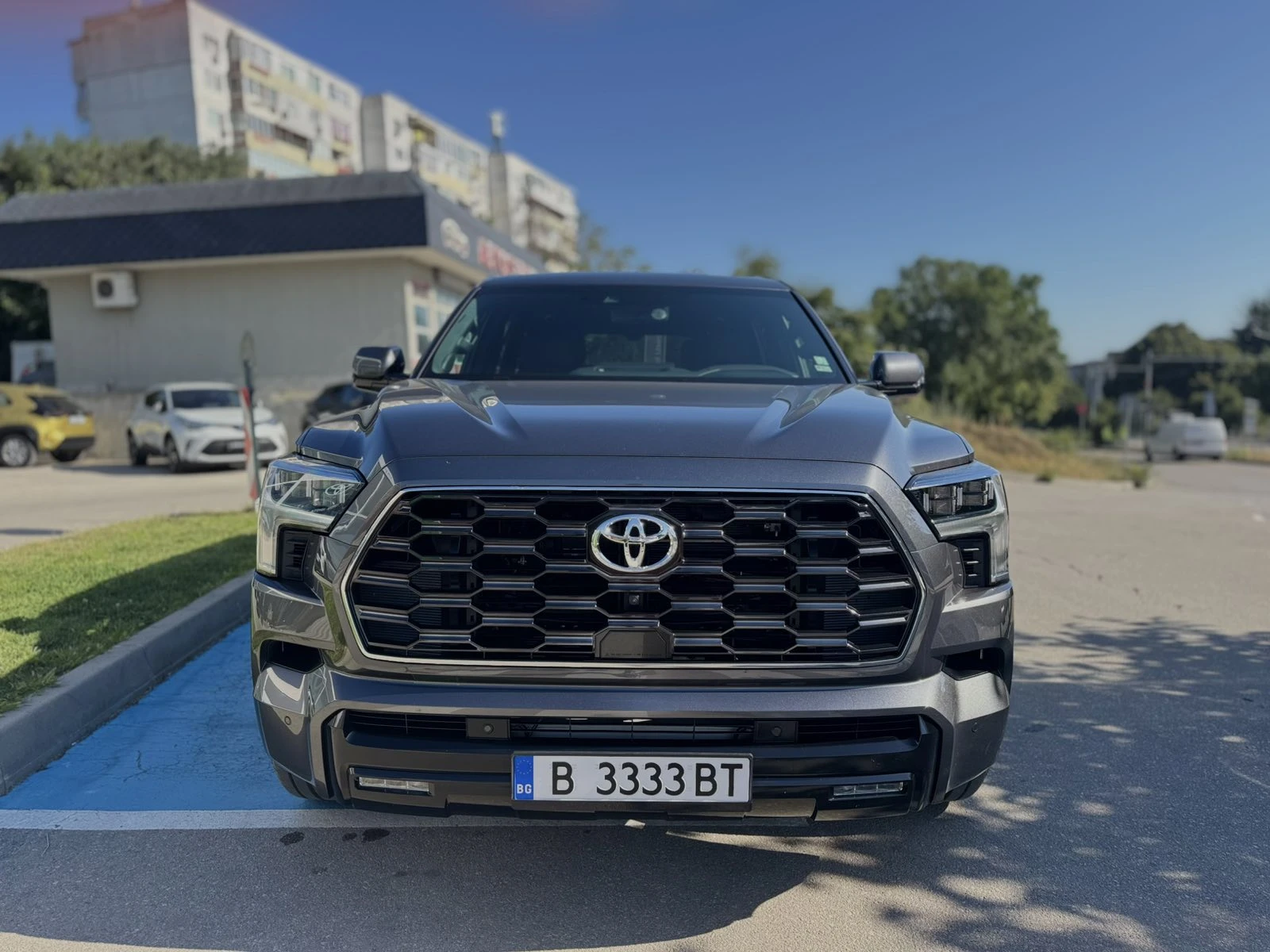 Toyota Sequoia Platinum, снимка 3 - Автомобили и джипове - 55422462