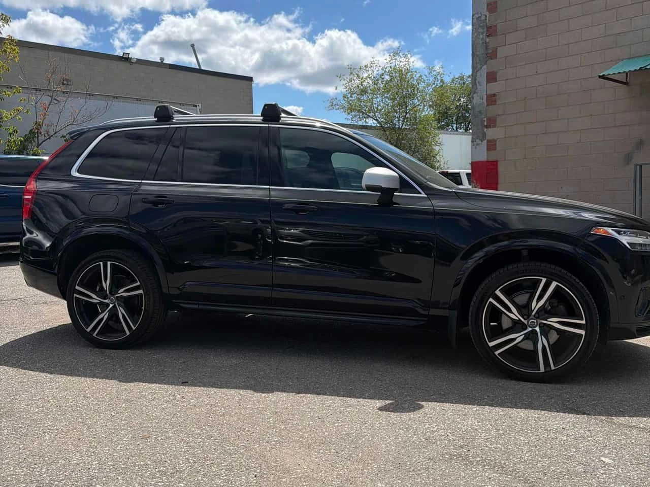 Volvo Xc90 * T8 R Design Hybrid * CARFAX * BOWERS&WILKINS, снимка 3 - Автомобили и джипове - 55697216