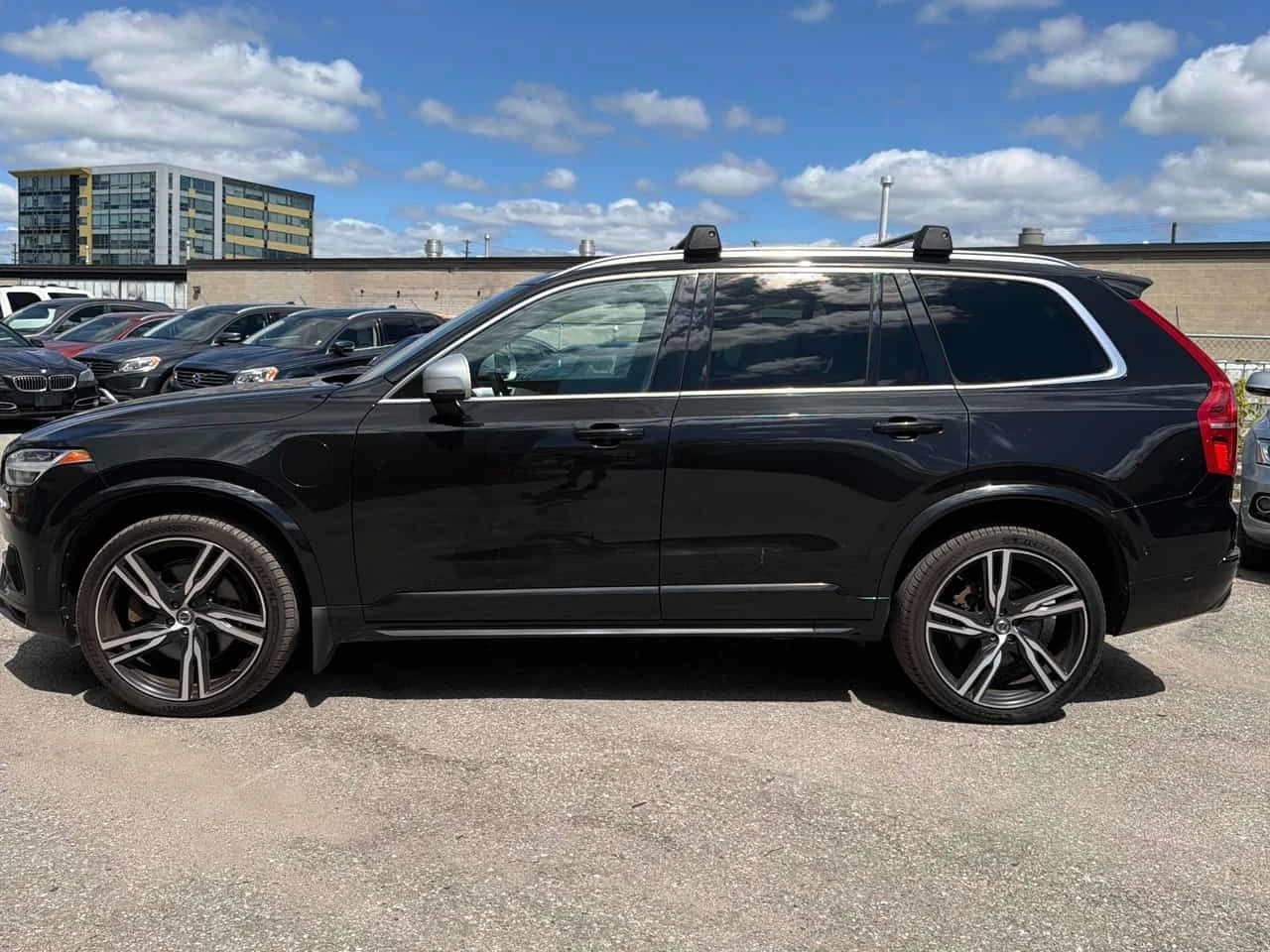Volvo Xc90 * T8 R Design Hybrid * CARFAX * BOWERS&WILKINS, снимка 2 - Автомобили и джипове - 55697216