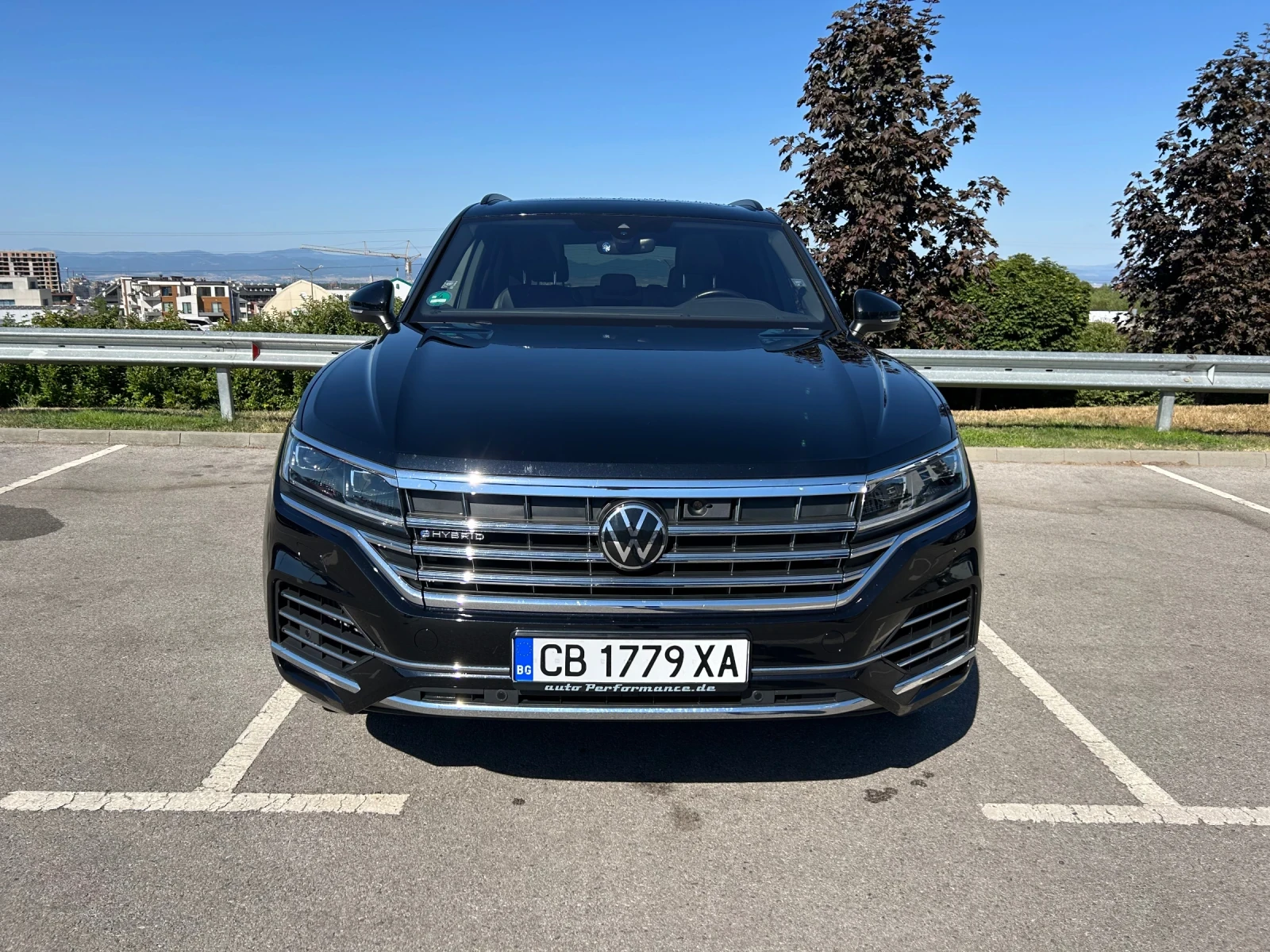 VW Touareg, снимка 2 - Автомобили и джипове - 55729518