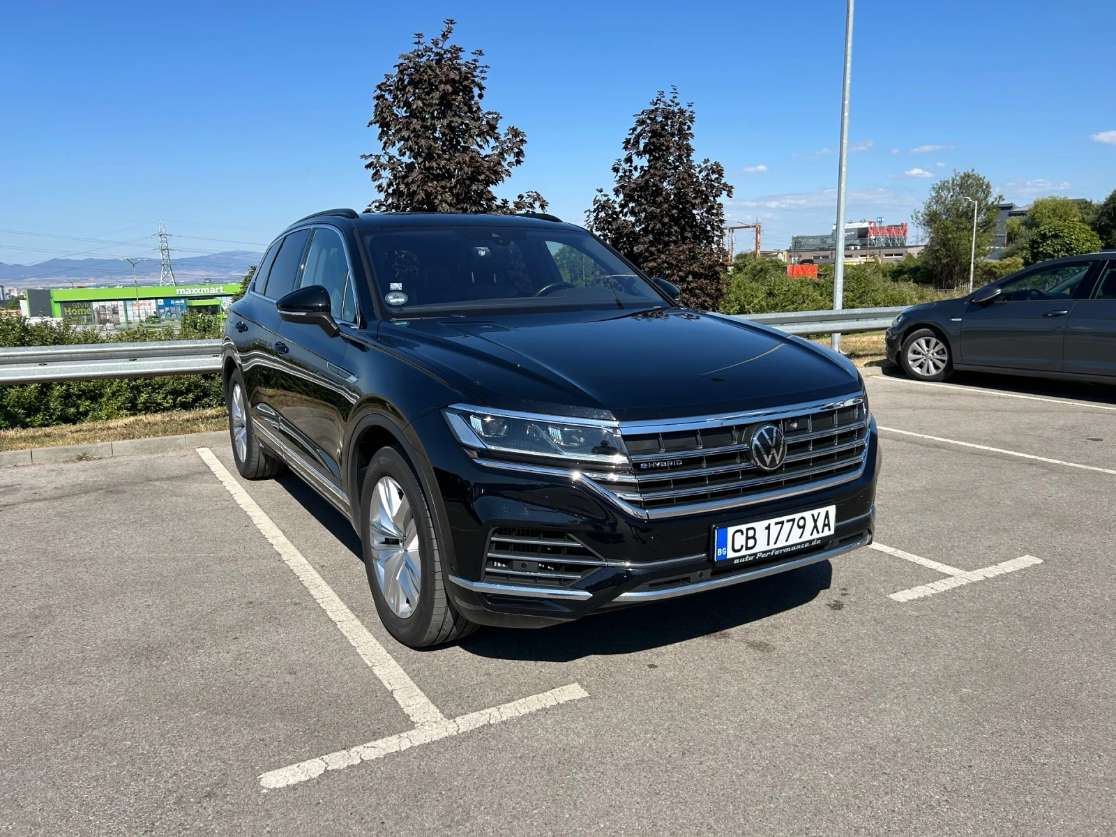 VW Touareg, снимка 3 - Автомобили и джипове - 55729518