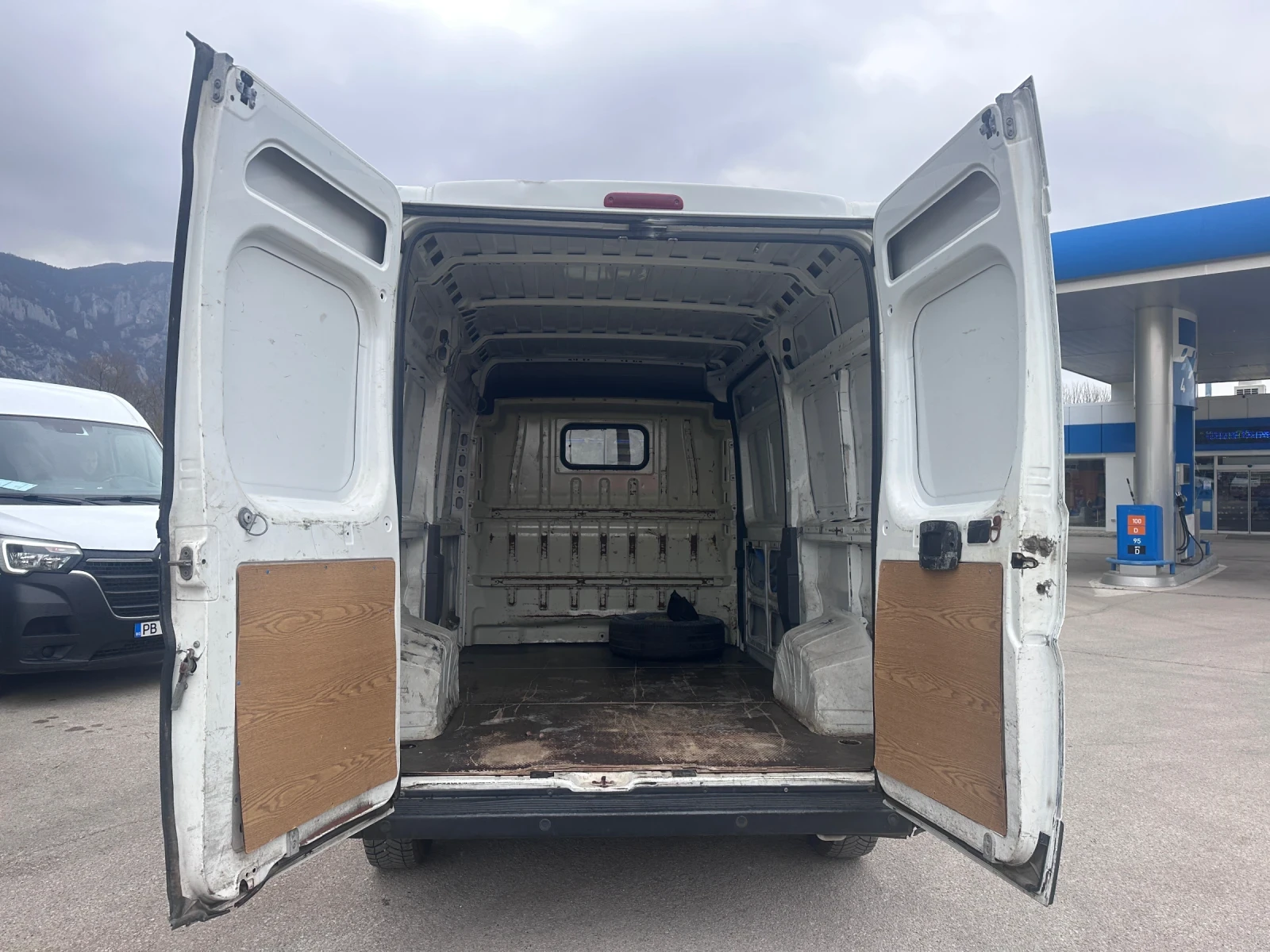 Fiat Ducato FaceLift - 3.0i METAN - КЛИМАТИК, снимка 17 - Бусове и автобуси - 53913643
