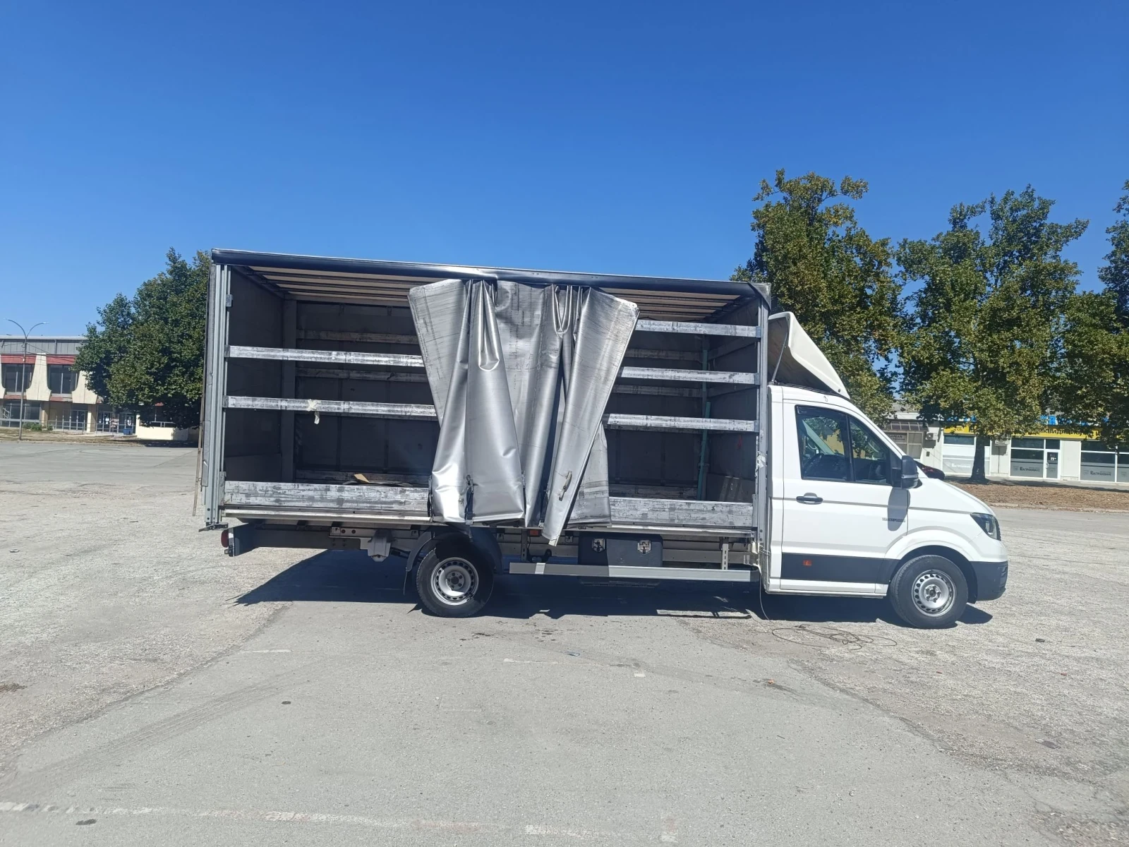 VW Crafter Фургон , снимка 13 - Бусове и автобуси - 56144598