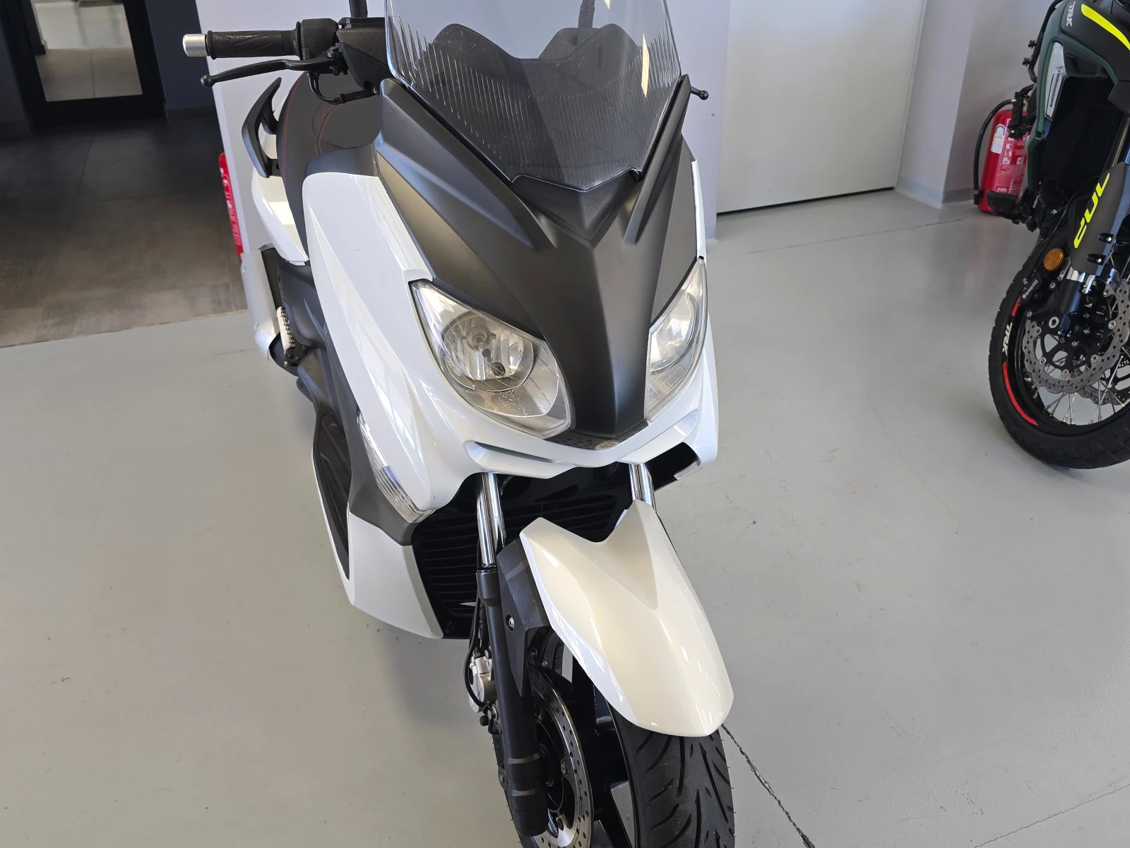 Yamaha X-max 250ie, 2014г., снимка 8 - Мотоциклети и мототехника - 55998975