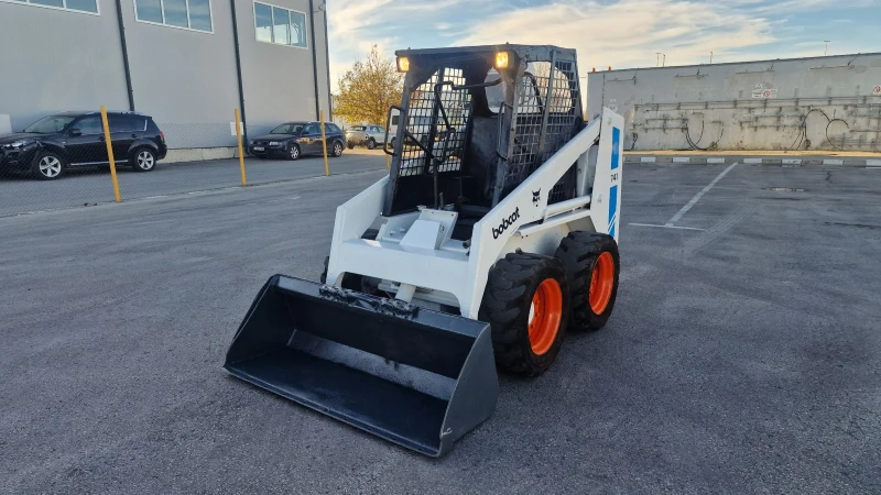Мини челни товарачи Bobcat 741