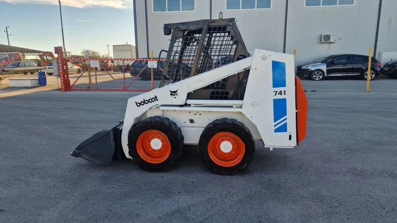 Мини челни товарачи Bobcat 741, снимка 2 - Индустриална техника - 52227754