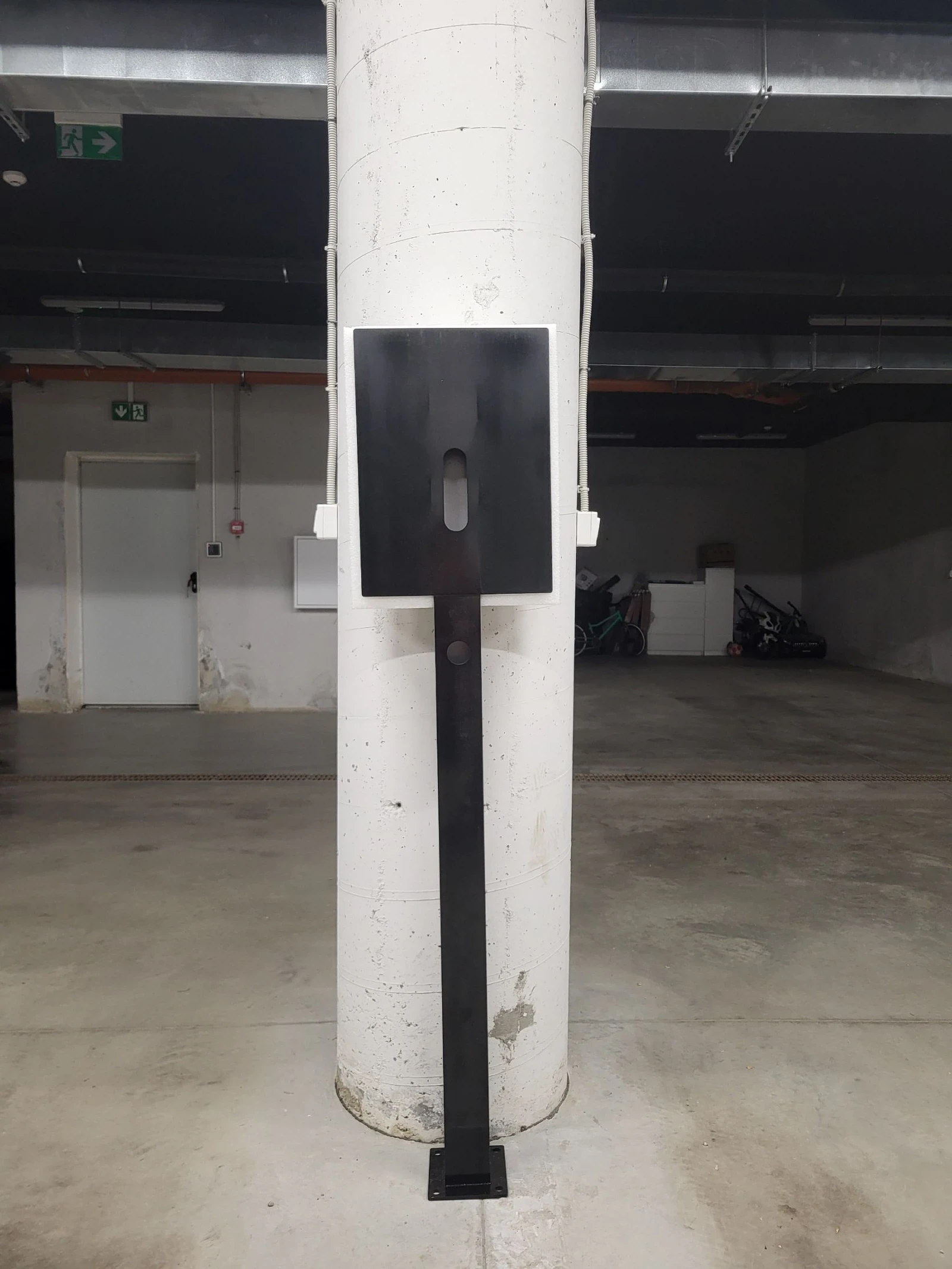 Стойка за зарядна станция