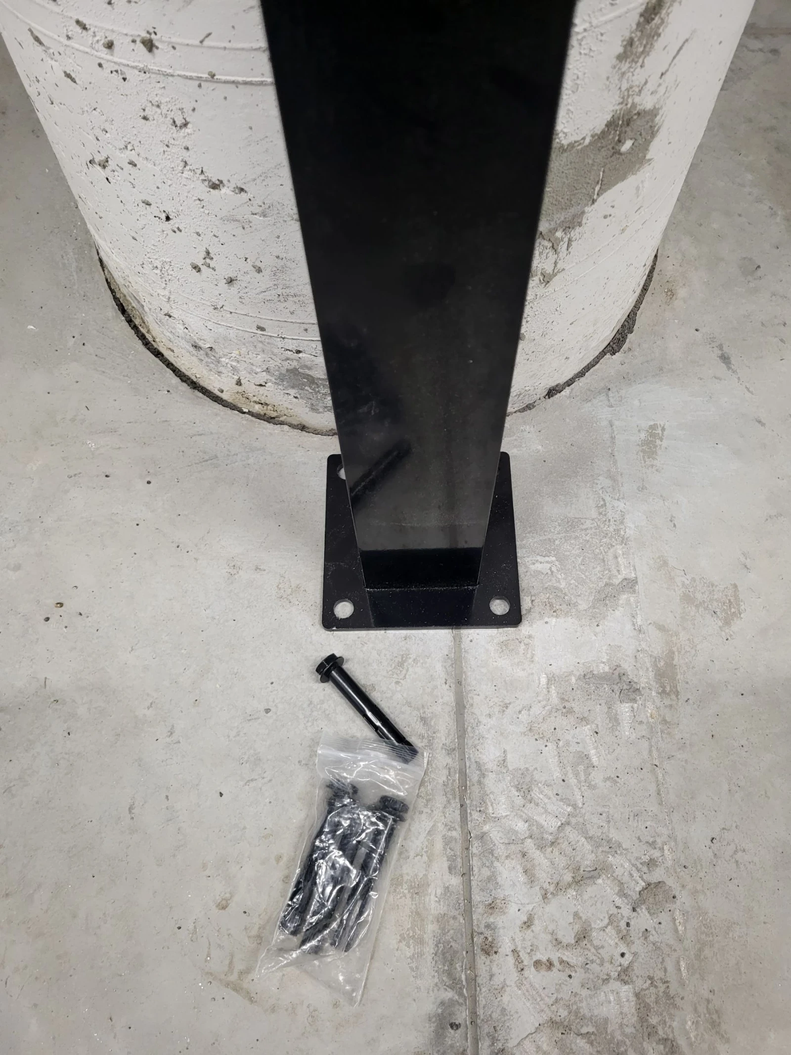 Стойка за зарядна станция, снимка 3 - Части - 53961655