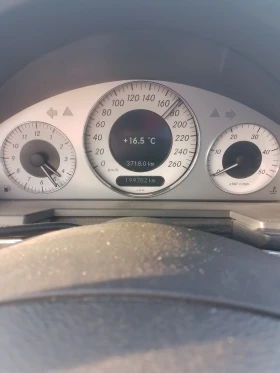 Mercedes-Benz E 270 2.7 CDI Avantgarde , снимка 5