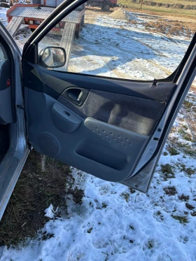 Toyota Yaris verso, снимка 5