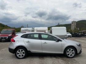 Volvo V40 Cross Country 1.6 D2/ПАРКТРОНИК/ЛЕТИ ДЖ., снимка 2