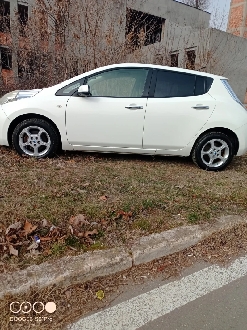 Nissan Leaf , снимка 4 - Автомобили и джипове - 49363391