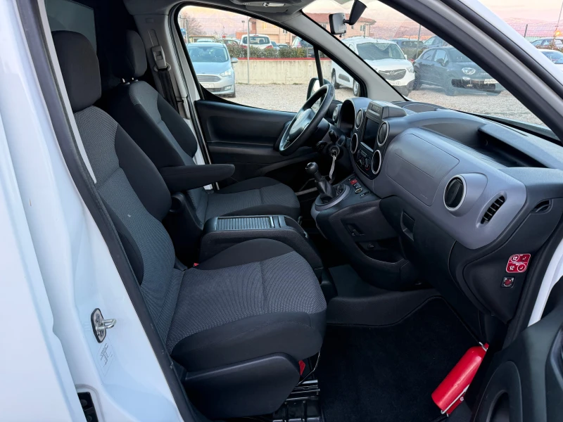 Citroen Berlingo 1.6HDI/NAV/PDC/SERVICE BOOK/EURO6, снимка 9 - Автомобили и джипове - 49504308