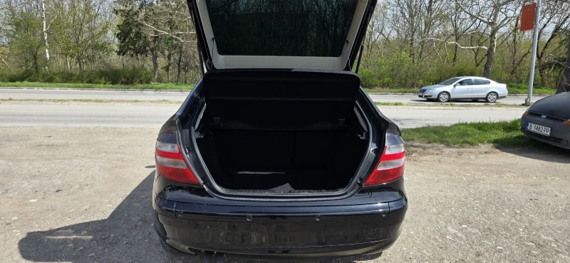 Mercedes-Benz C 220 CDI Coupe Facelift, снимка 5 - Автомобили и джипове - 49894020
