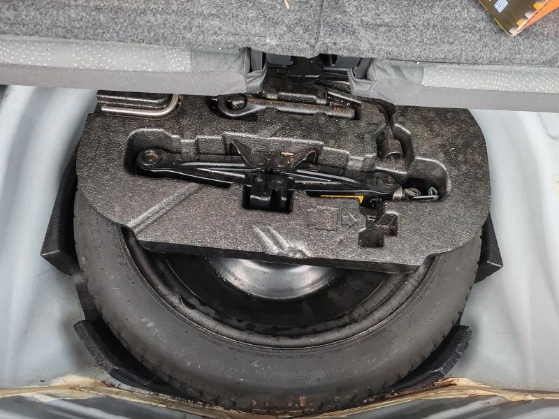 Toyota Prius, снимка 11 - Автомобили и джипове - 51990735