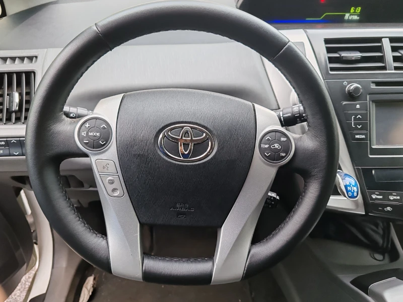 Toyota Prius, снимка 8 - Автомобили и джипове - 51990735