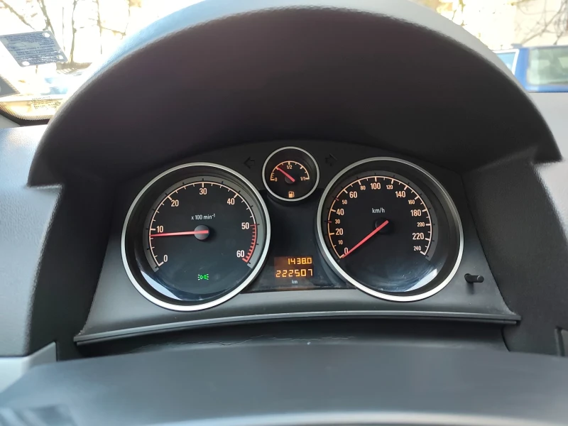 Opel Astra 1.7 CDTI * КЛИМАТРОНИК* !ТОП!, снимка 14 - Автомобили и джипове - 52792794