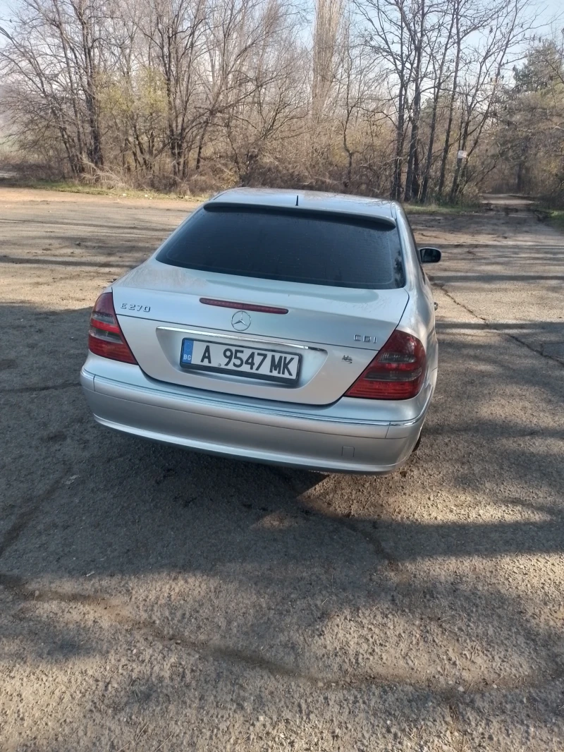 Mercedes-Benz E 270 2.7 CDI Avantgarde , снимка 4 - Автомобили и джипове - 52836843