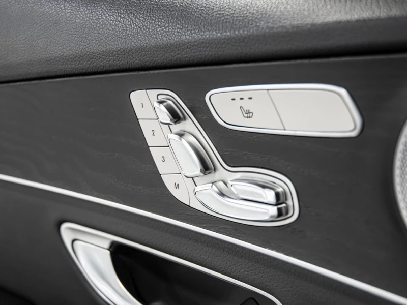 Mercedes-Benz C 300 * AMG* CARFAX * ЦЕНА ДО БЪЛГАРИЯ, снимка 15 - Автомобили и джипове - 52969071