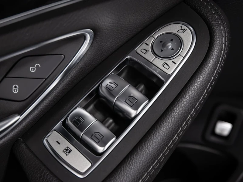 Mercedes-Benz C 300 * AMG* CARFAX * ЦЕНА ДО БЪЛГАРИЯ, снимка 14 - Автомобили и джипове - 52969071