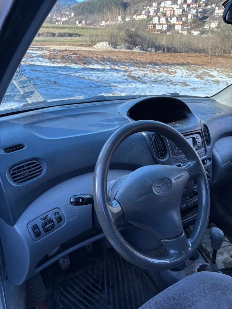Toyota Yaris verso, снимка 6 - Автомобили и джипове - 53118375