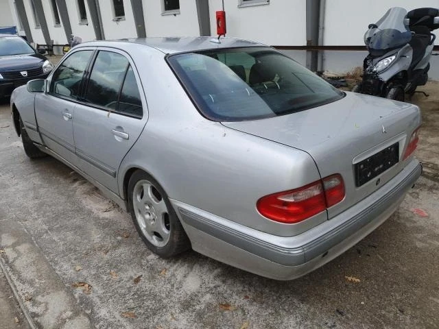 Mercedes-Benz E 280 2.8 V6, снимка 2 - Автомобили и джипове - 44782786