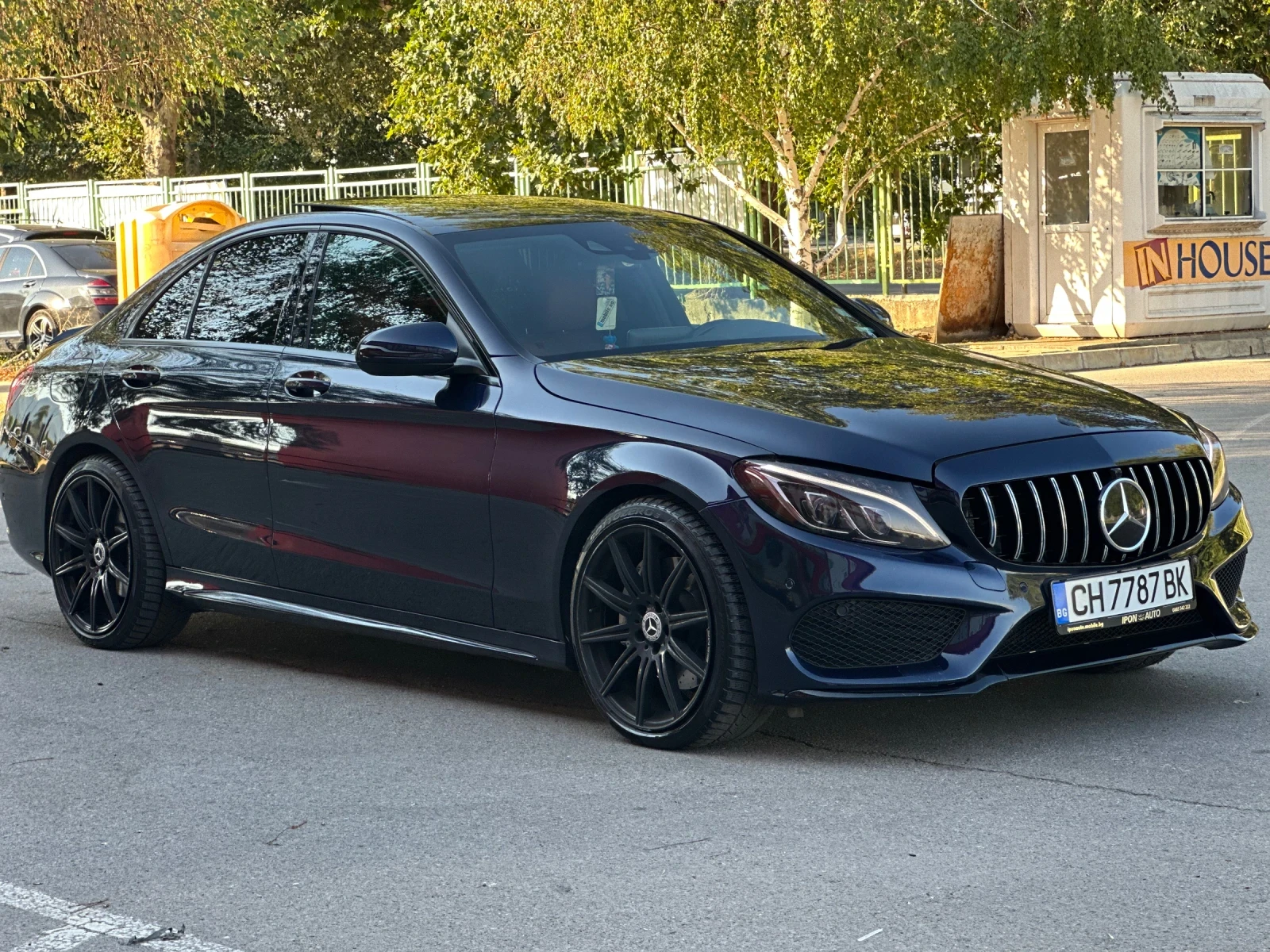 Mercedes-Benz C 400 4MATIC* AMG-ПАКЕТ* BURMASTER* DISTRONIC* LINE ASSI, снимка 1