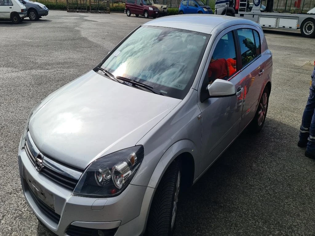 Opel Astra 1.6I/1.3/1.7 CDTi H | Mobile.bg — изображение 15