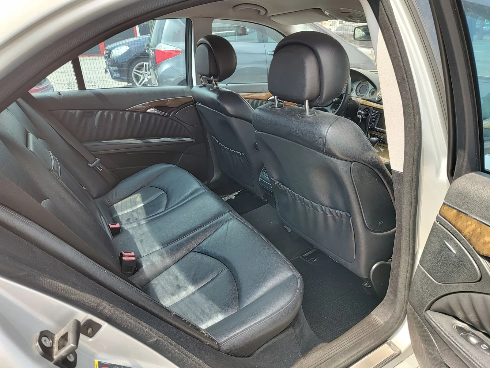 Mercedes-Benz E 320 EVO AVANTGARDE - изображение 10