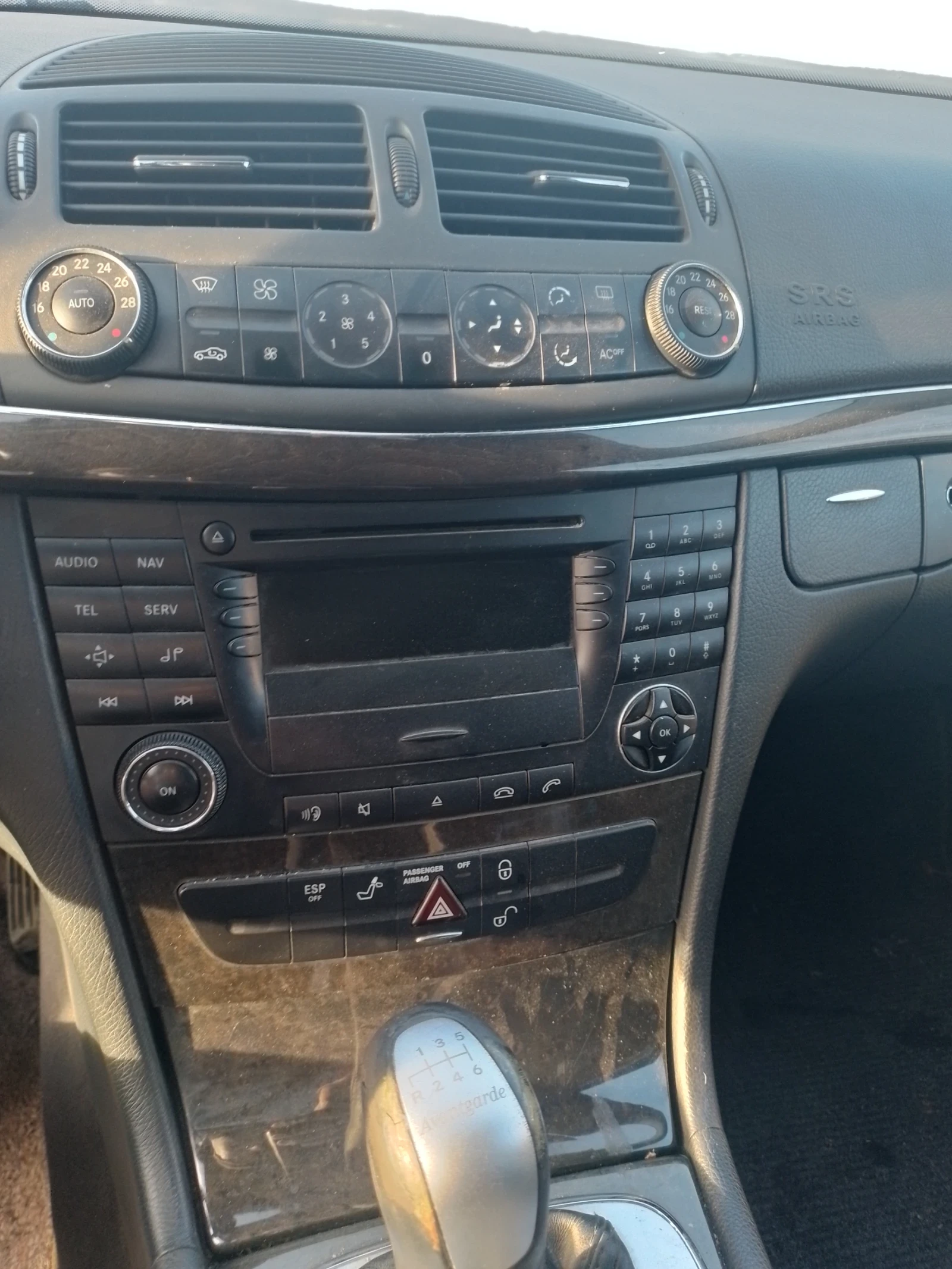 Mercedes-Benz E 270 2.7 CDI Avantgarde  - изображение 3