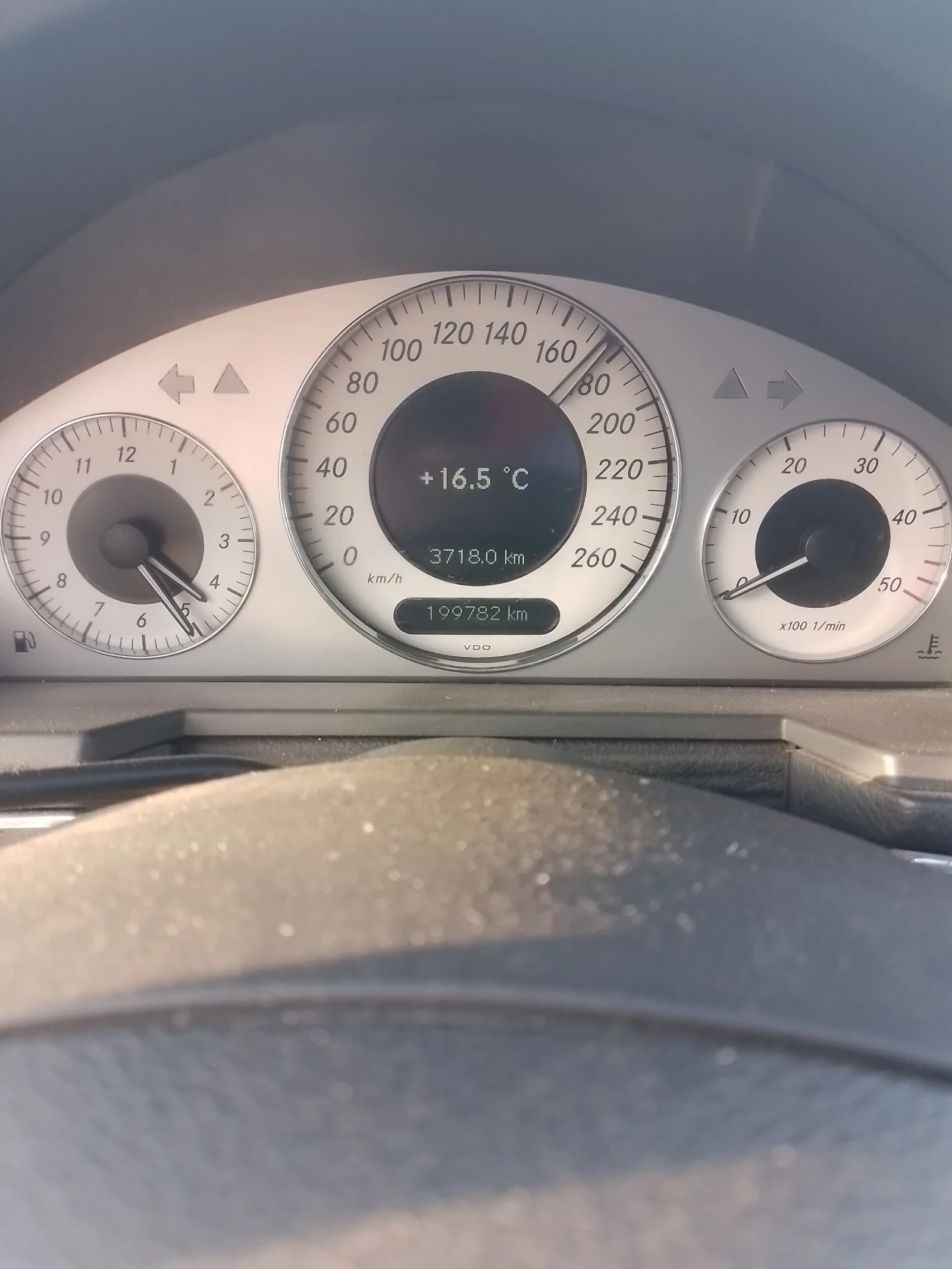 Mercedes-Benz E 270 2.7 CDI Avantgarde  - изображение 5