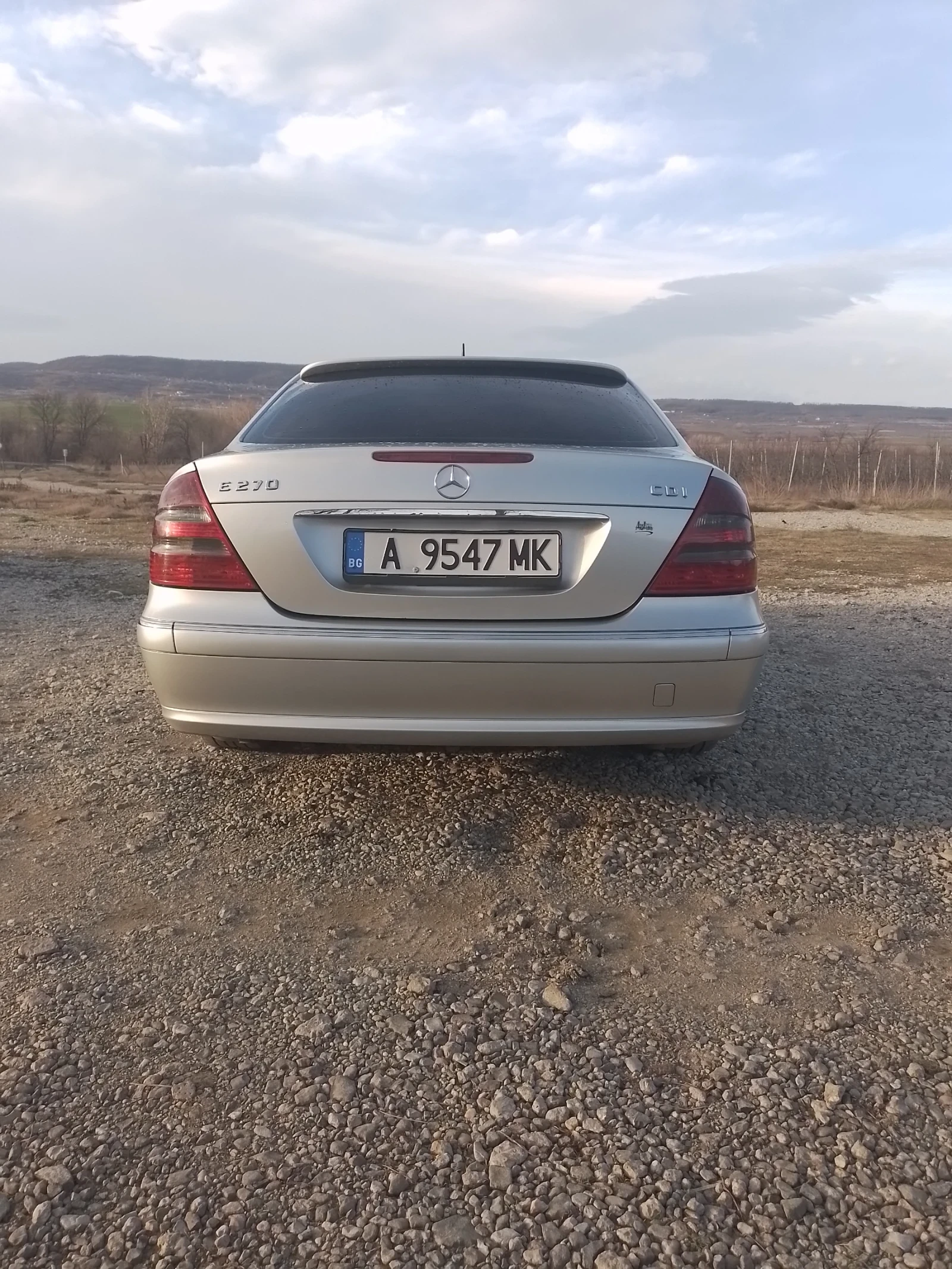 Mercedes-Benz E 270 2.7 CDI Avantgarde  - изображение 8