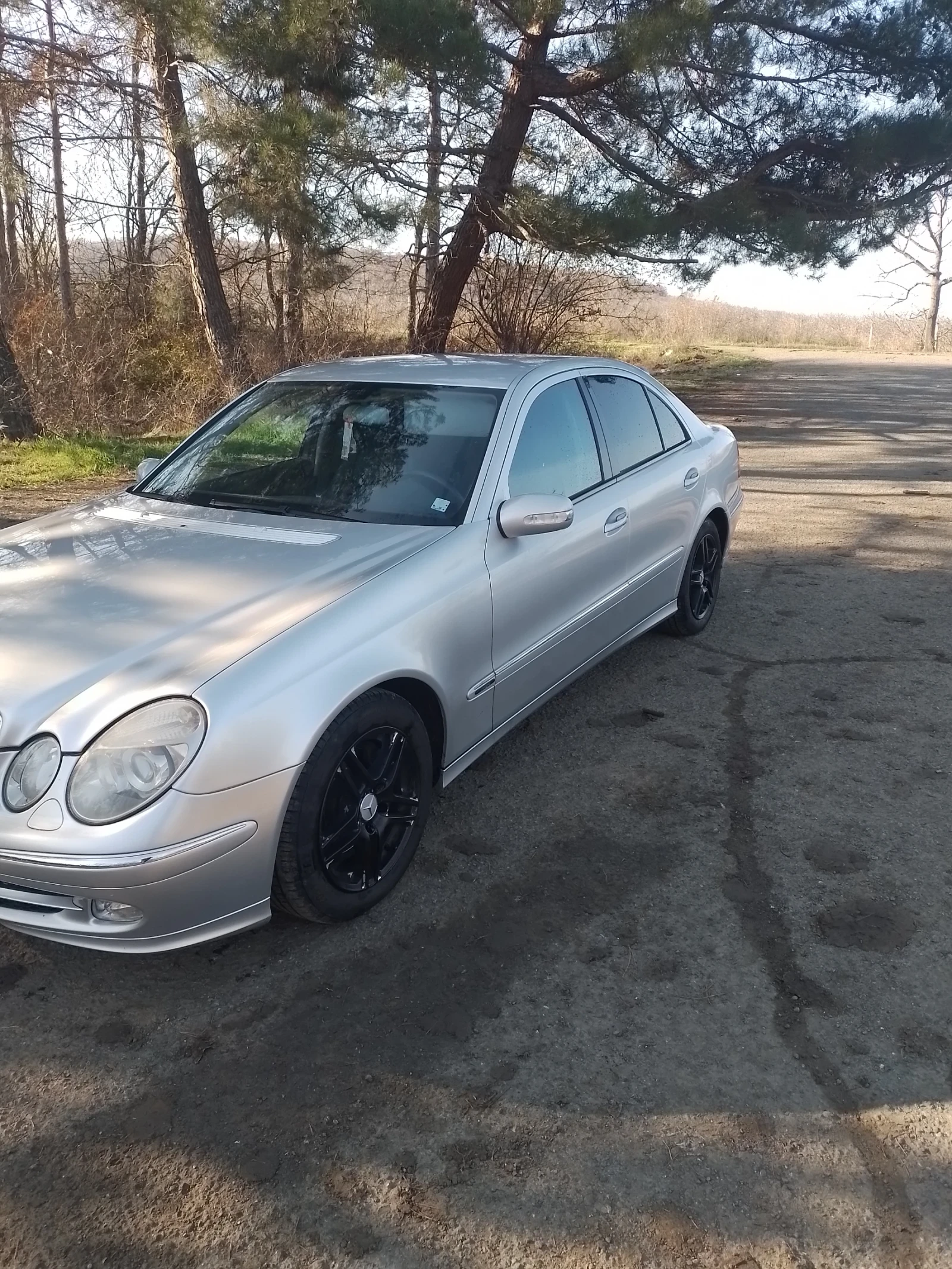 Mercedes-Benz E 270 2.7 CDI Avantgarde  - изображение 2