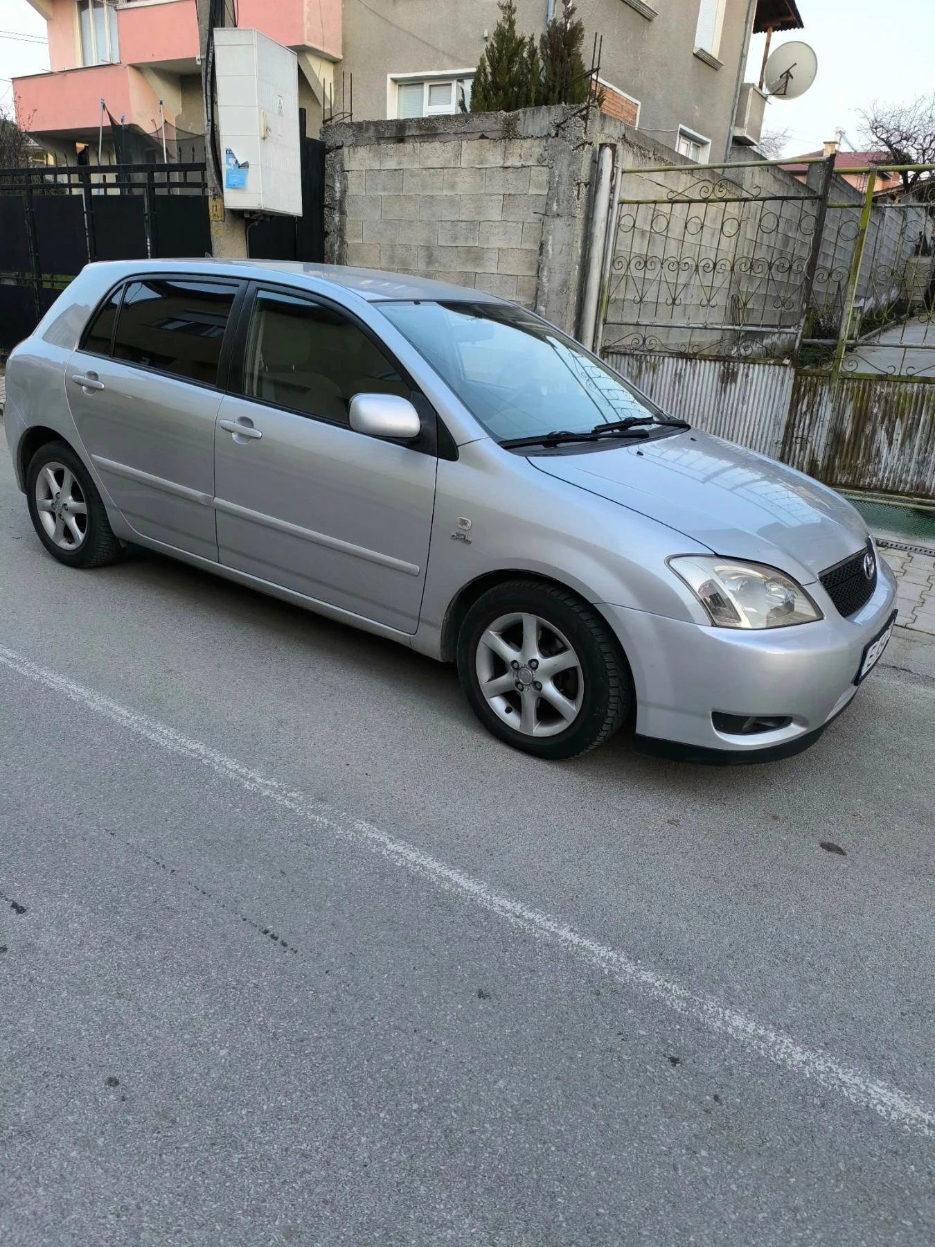 Toyota Corolla 2.0 D4D, снимка 4 - Автомобили и джипове - 53743183
