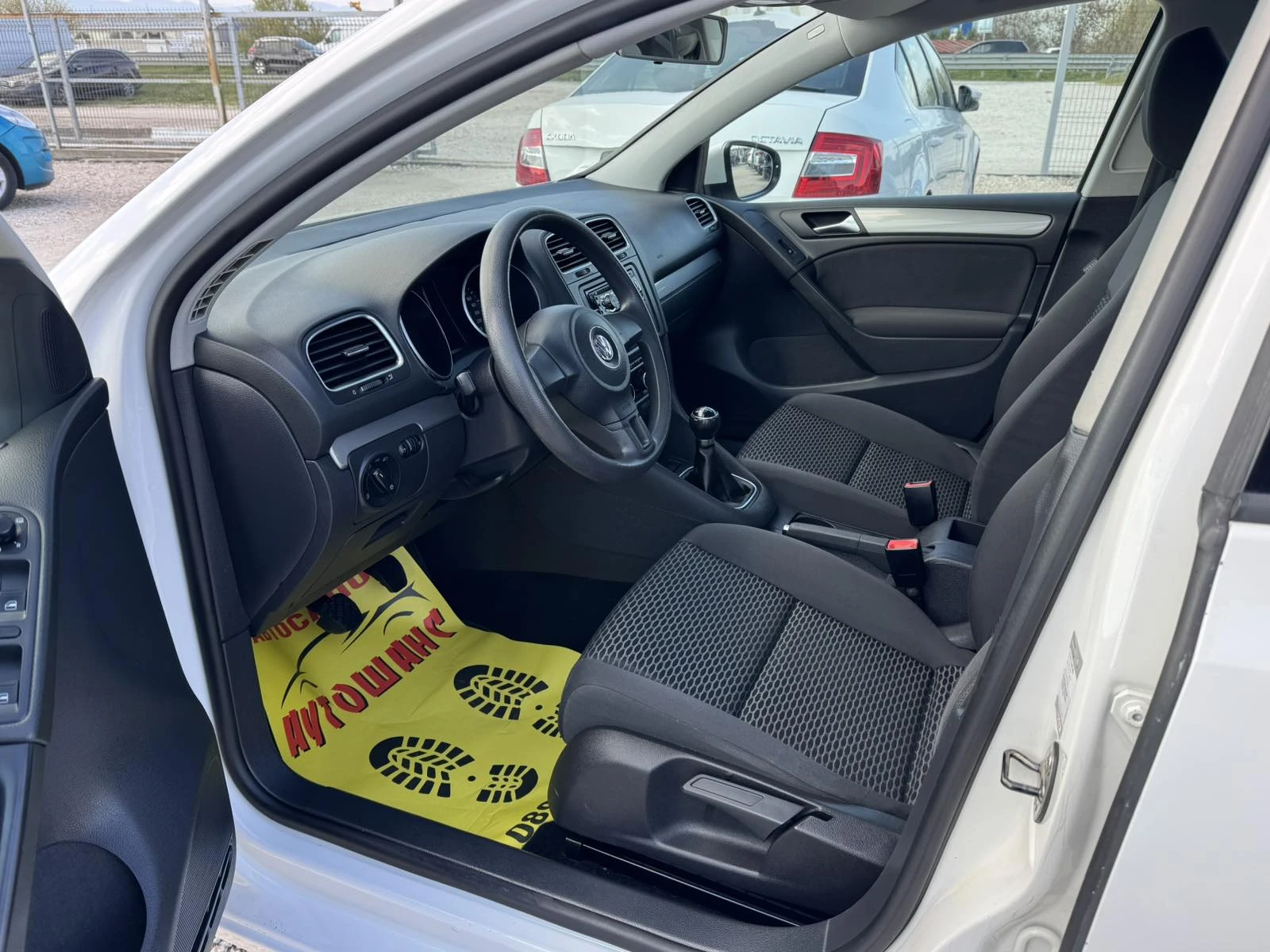 VW Golf 1.4i, снимка 12 - Автомобили и джипове - 54109934