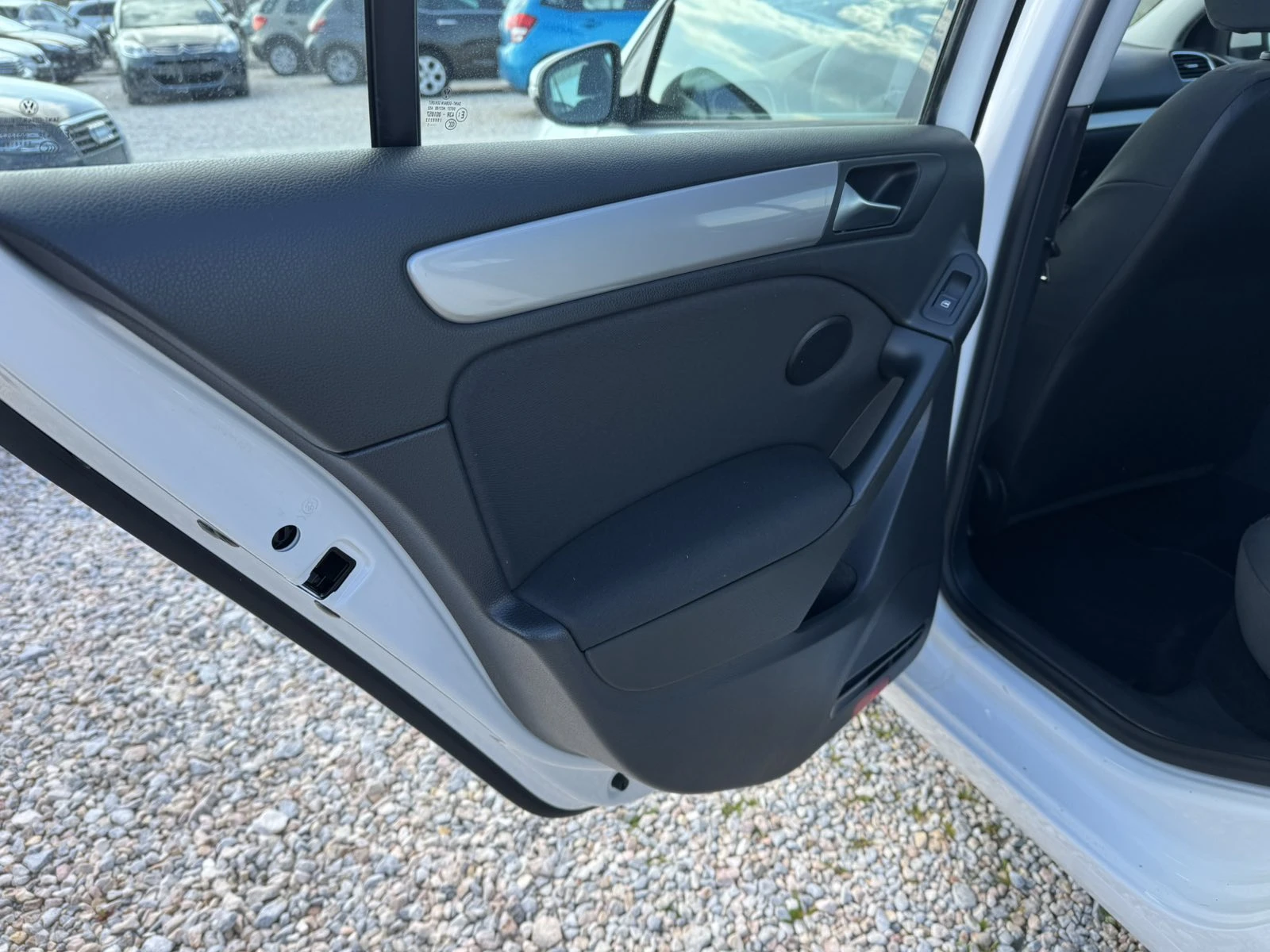 VW Golf 1.4i, снимка 7 - Автомобили и джипове - 54109934