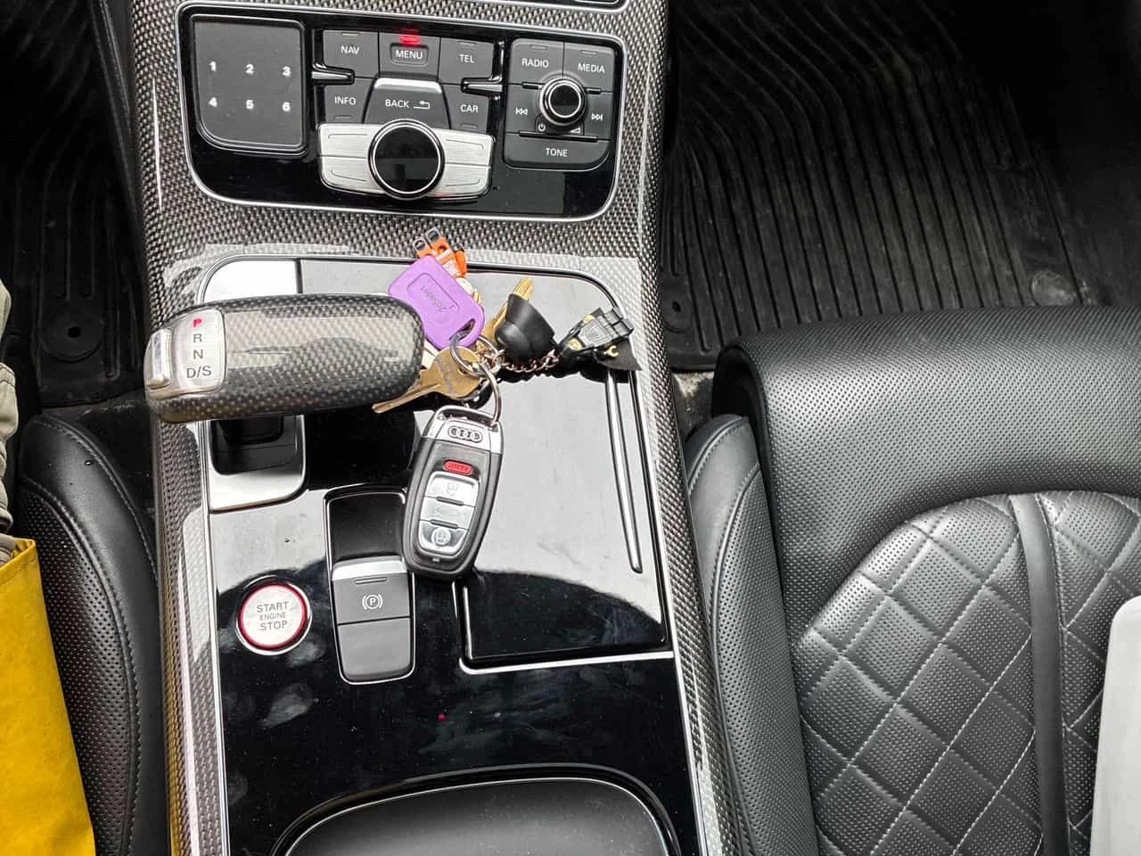 Audi S8 * DISTRONIC * KEYLESS * HEAD-UP * 360 * ОБДУХВАНЕ , снимка 13 - Автомобили и джипове - 54327505