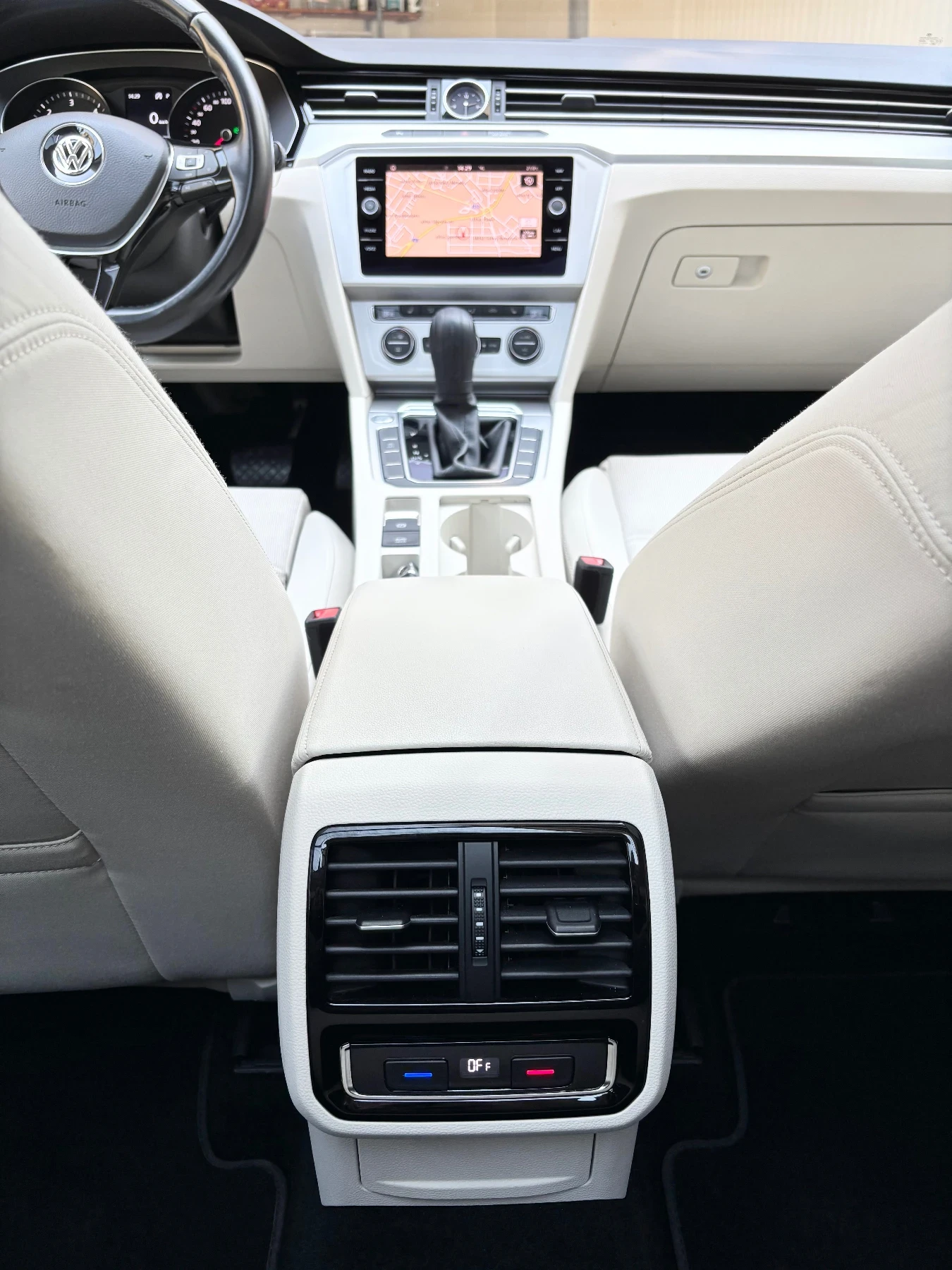 VW Passat TDI| DSG7| Comfort | Панорама | N1 | Реален пробег, снимка 11 - Автомобили и джипове - 54785402