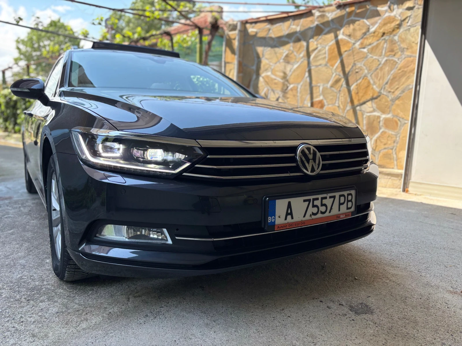 VW Passat     B8 DSG PANORAMA ACC LED DAS WELTAUTO