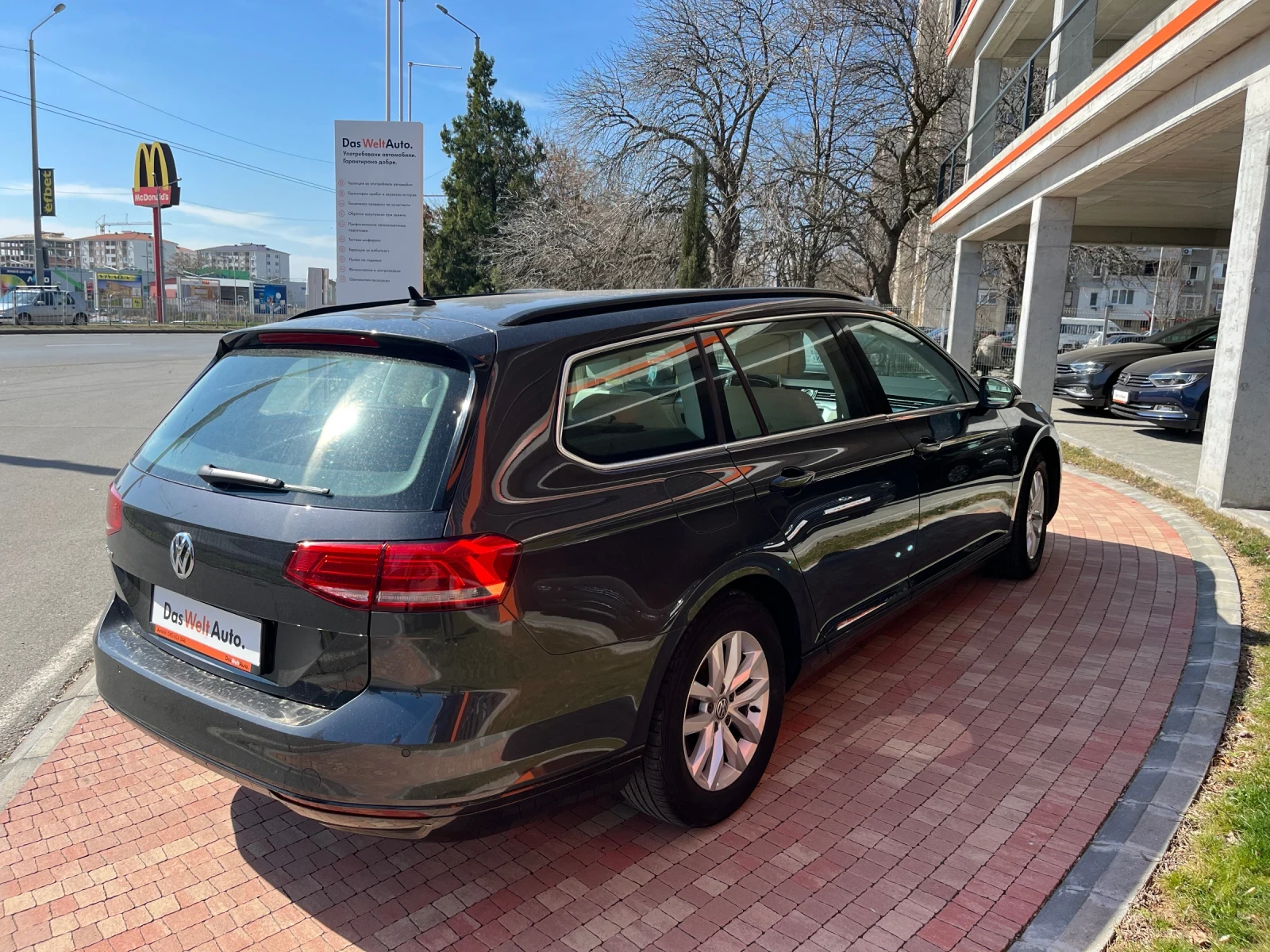 VW Passat TDI| DSG7 | 2019г. | Панорама | N1 | Реален пробег, снимка 2 - Автомобили и джипове - 54785402