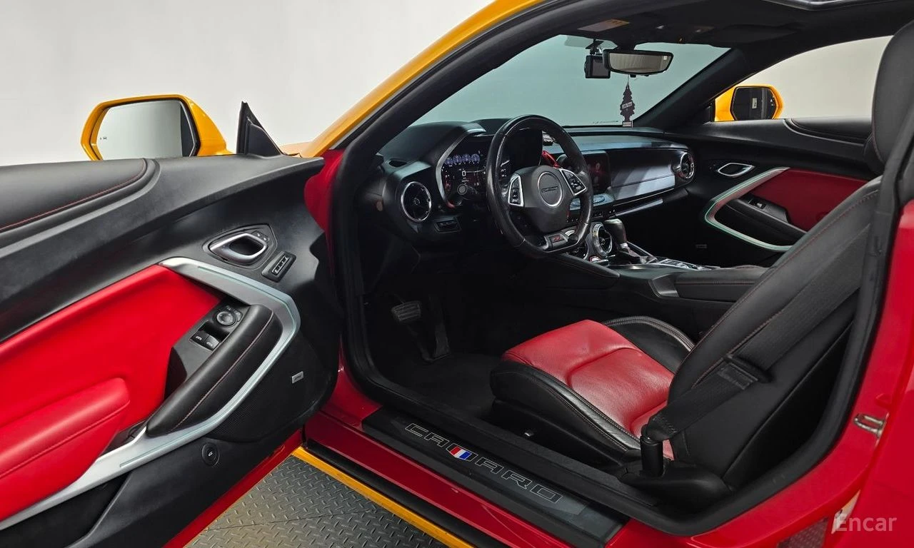 Chevrolet Camaro SS* 6.2* V8* ПОДГРЕВ* ОБДУХВАНЕ* КАМЕРА* КЕЙЛЕС* , снимка 5 - Автомобили и джипове - 54700559