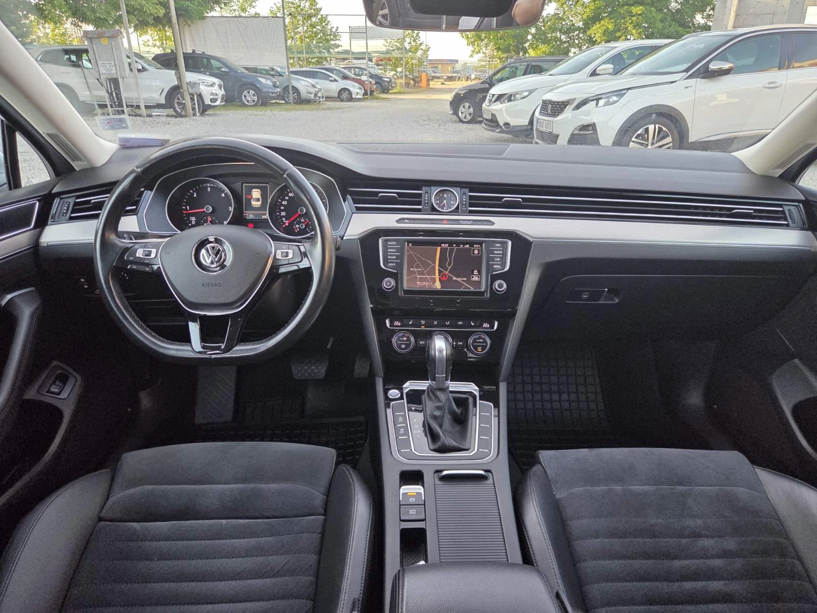 VW Passat Седан, снимка 9 - Автомобили и джипове - 54740842
