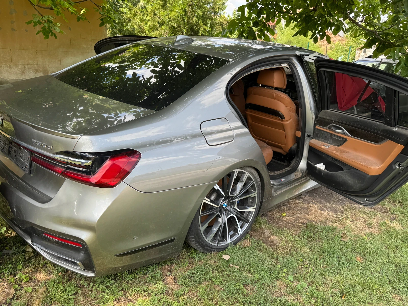 BMW 750 M sport, снимка 8 - Автомобили и джипове - 55188810