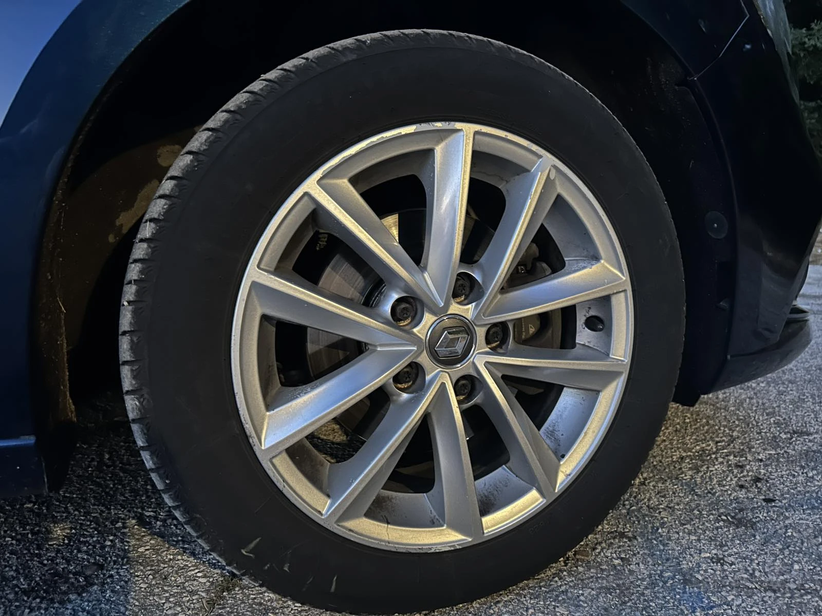 Renault Megane 1.5 dCi, снимка 8 - Автомобили и джипове - 55505000
